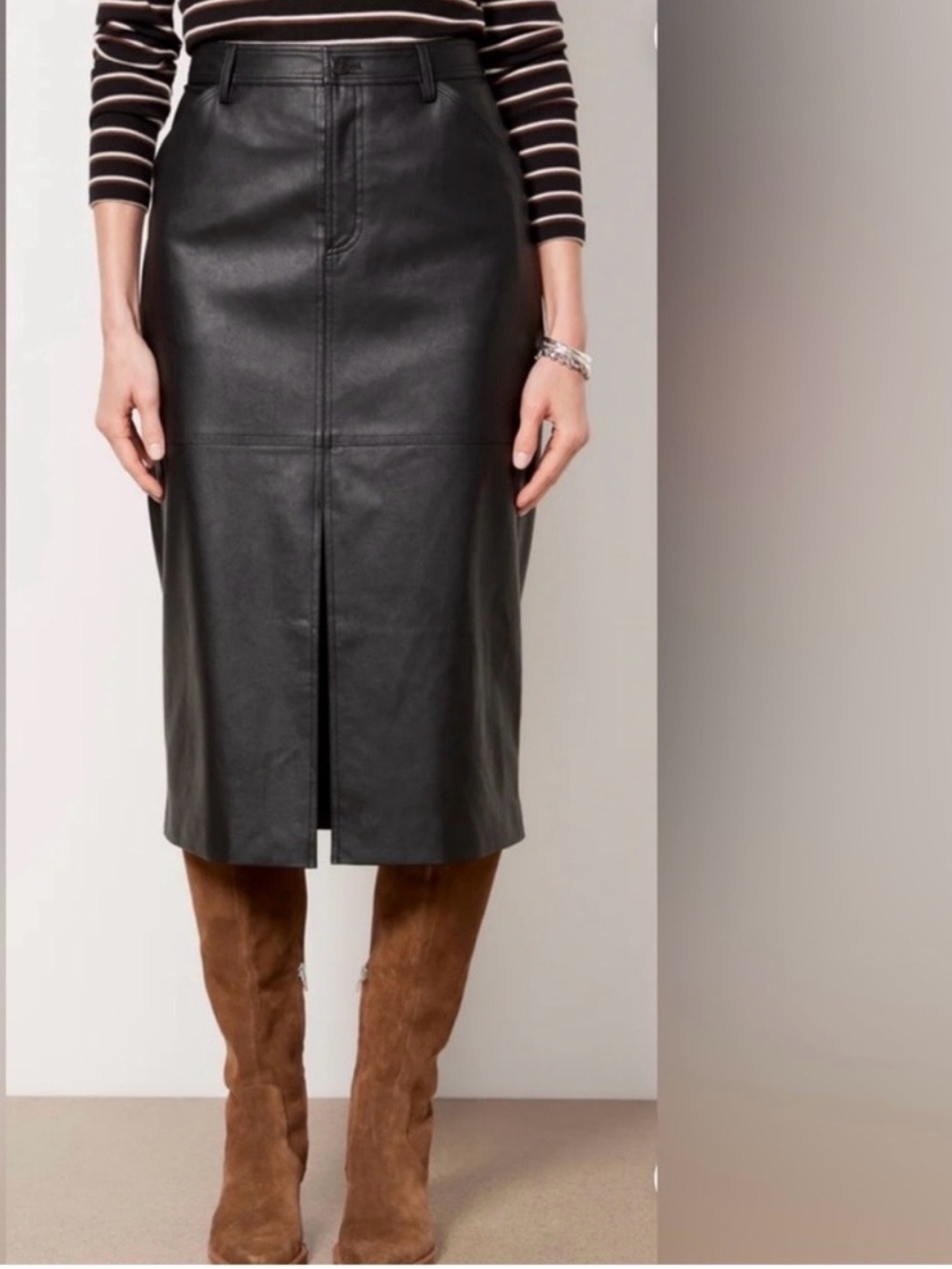 Evereve Black Faux Leather  Triple Threat skirt with Front Slit size 25